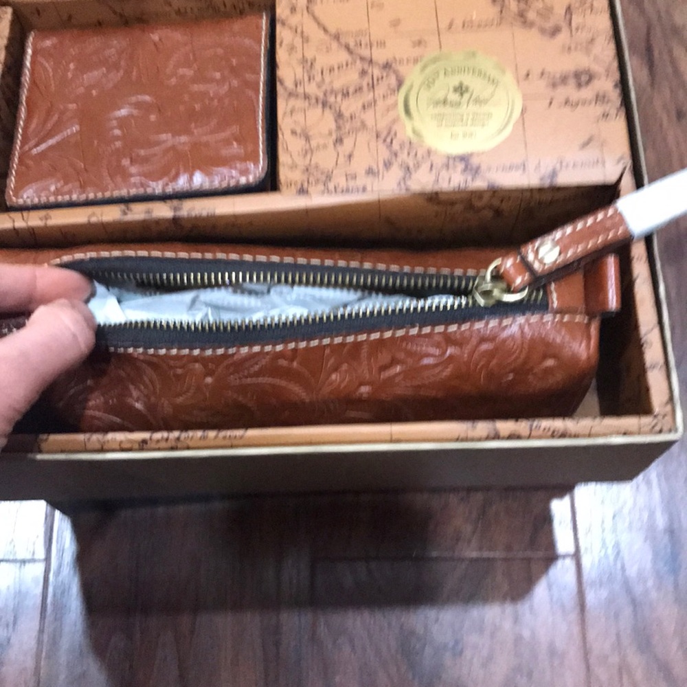 Patricia Nash Leather Wallet & Clutch Set - Picture 8 of 12